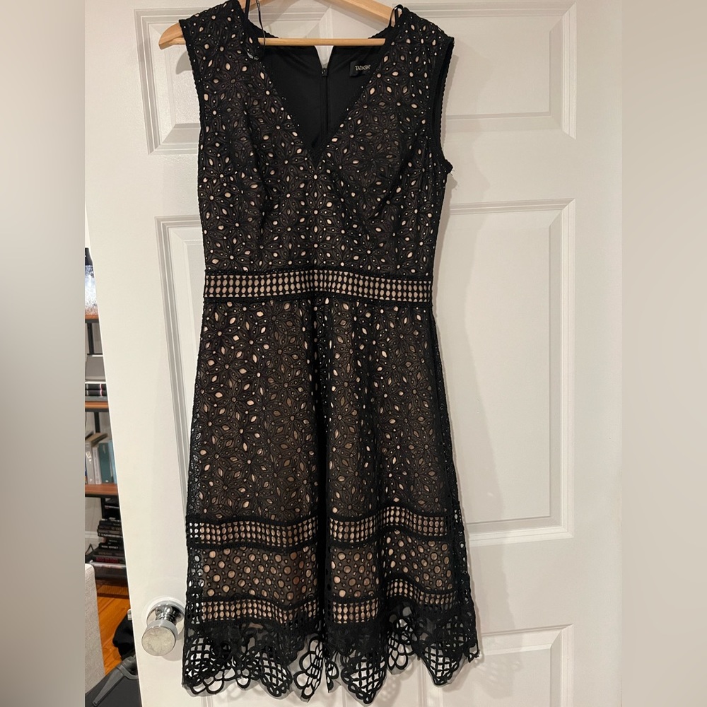 Tadashi Shoji beautiful eyelet dress. size 8.